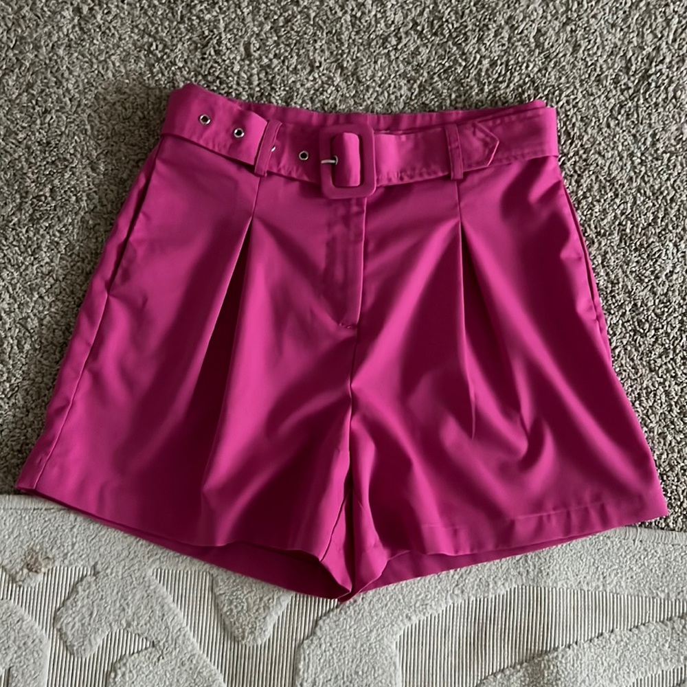 VERSONA Pink Pleated Shorts